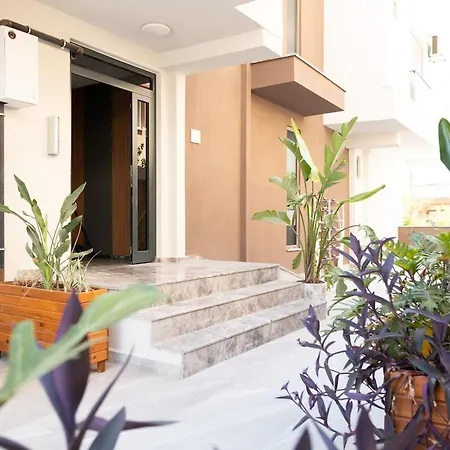 Apartment Sweet - West