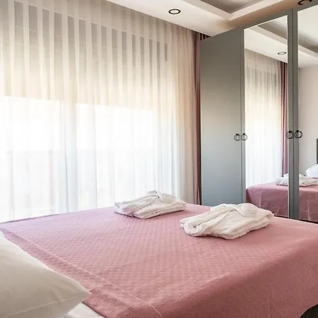 Sweet - West Apartment