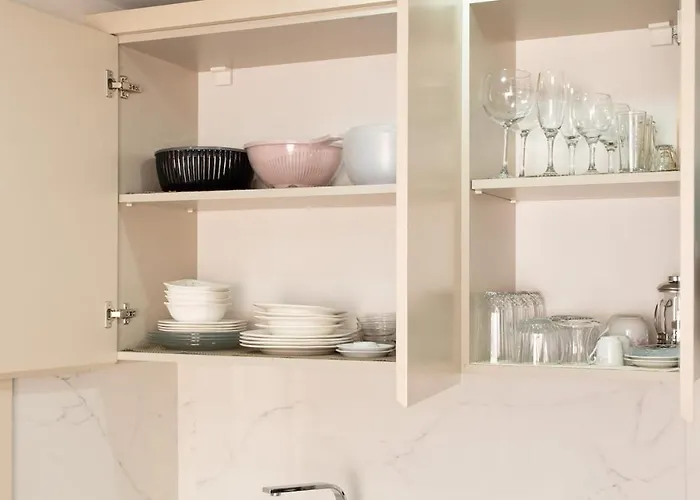 Apartment Sweet - West *